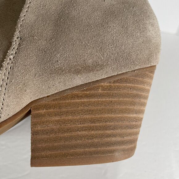 Dolce Vita DAINE Bootie Women’s Size 10M Tan Suede Step Ankle Stacked 2.5” Heel - Picture 5 of 12